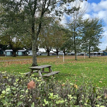 Cambridge Top 10 Holiday Park Bagian luar foto