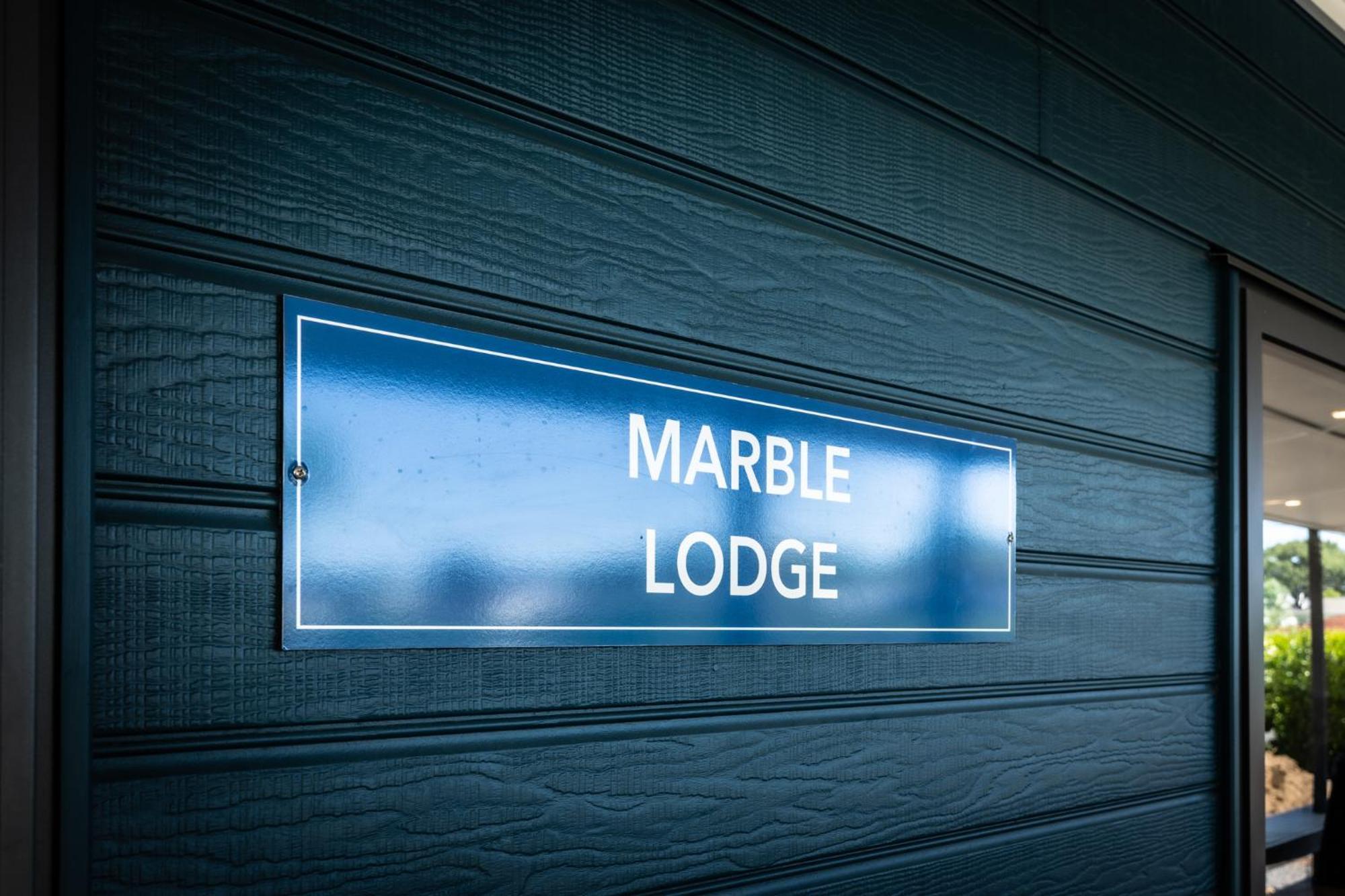 Cambridge Top 10 Holiday Park Bagian luar foto