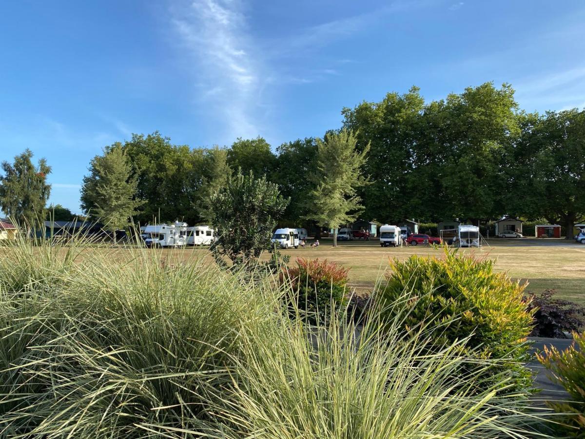 Cambridge Top 10 Holiday Park Bagian luar foto